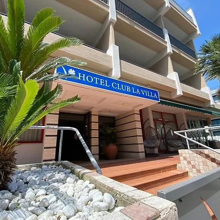 Club La Hotel 3*