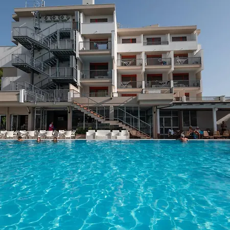La Hotel 3*